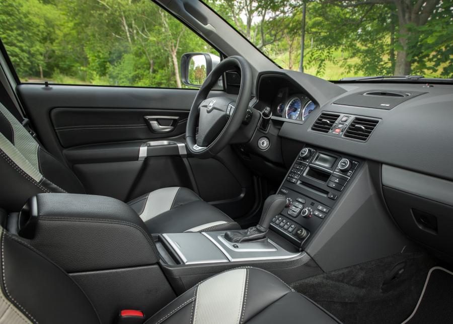  Volvo XC90 D5 R-Design 2012 года  (фото 5 из 21)